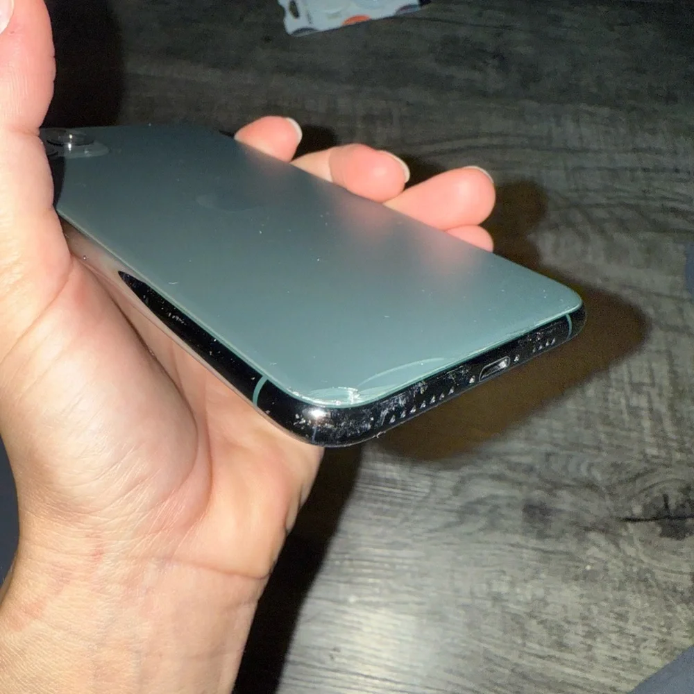 Apple iPhone 11 Pro Max 256gb with Accessories - midnight green